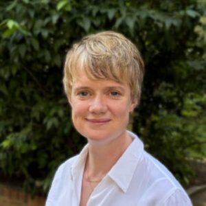 Lorna Barron, Senior Lawyer